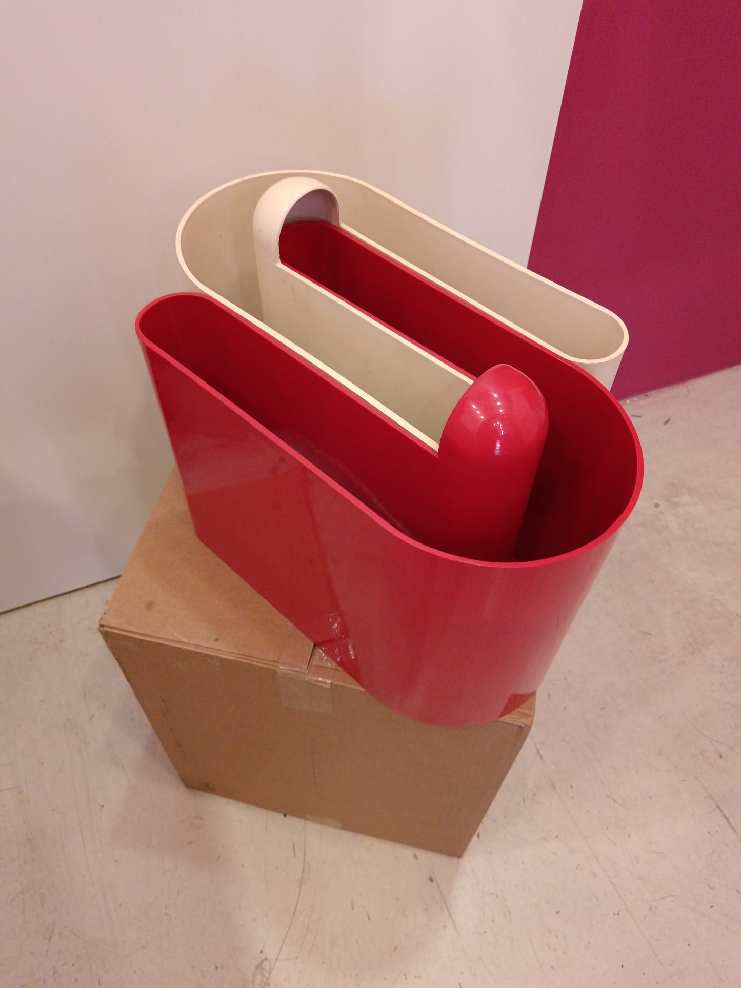 Bilumen magazine rack designer Rodolfo Bonetto