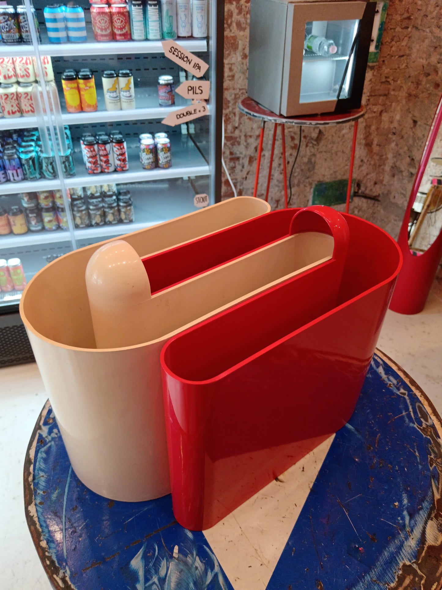 Bilumen magazine rack designer Rodolfo Bonetto